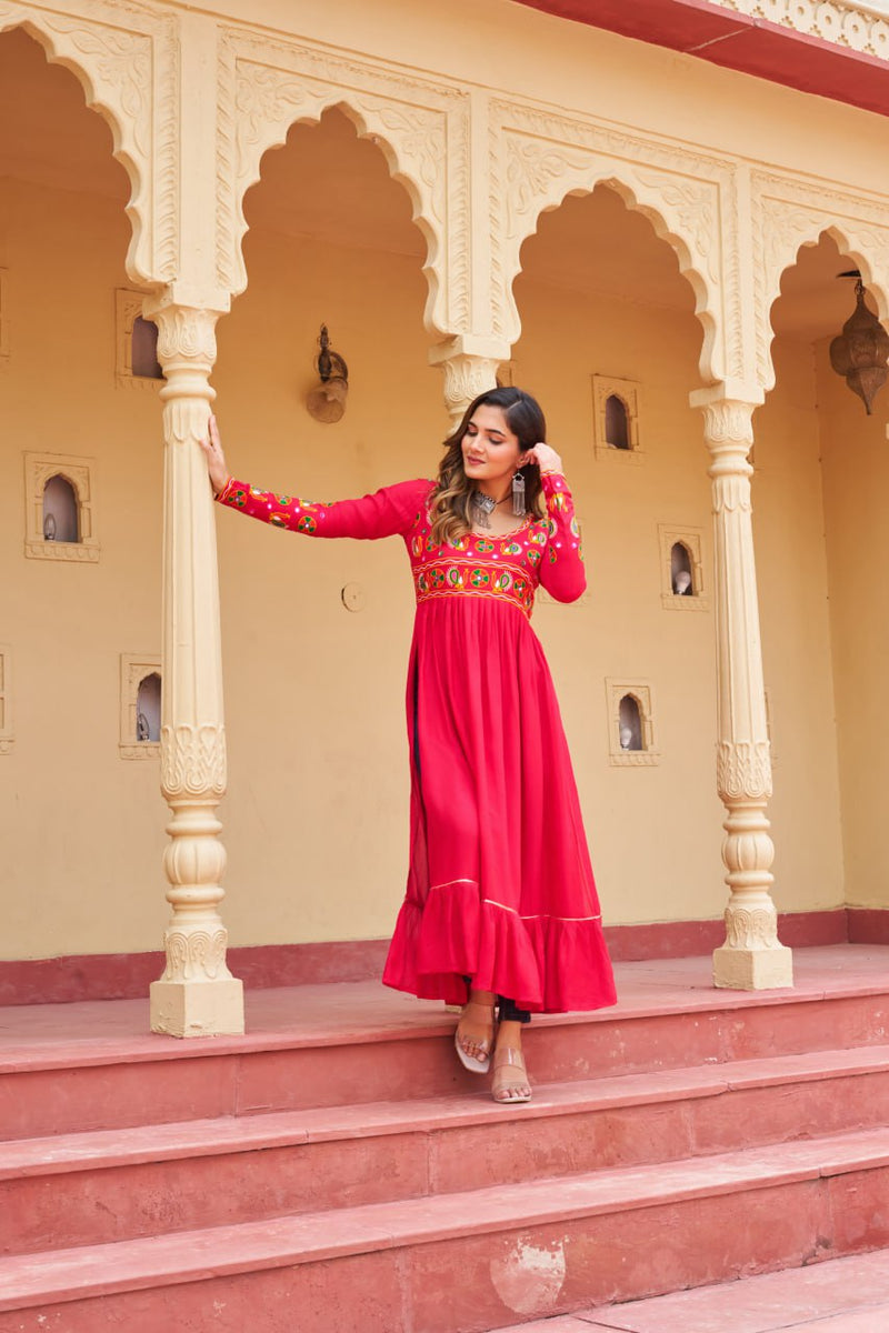 Womenline Reyon With Kutchi Gamthi Work Kurti