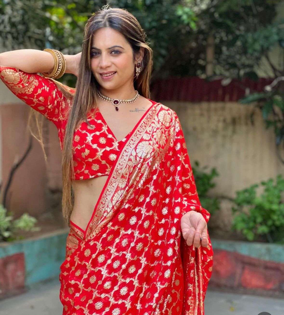 Womenline Jacquard Butti Saree