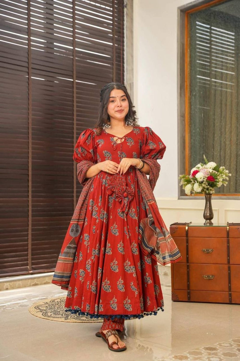 Womenline Unveiling our exquisite suit set