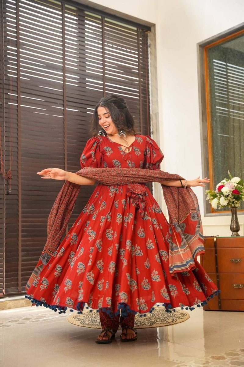 Womenline Unveiling our exquisite suit set