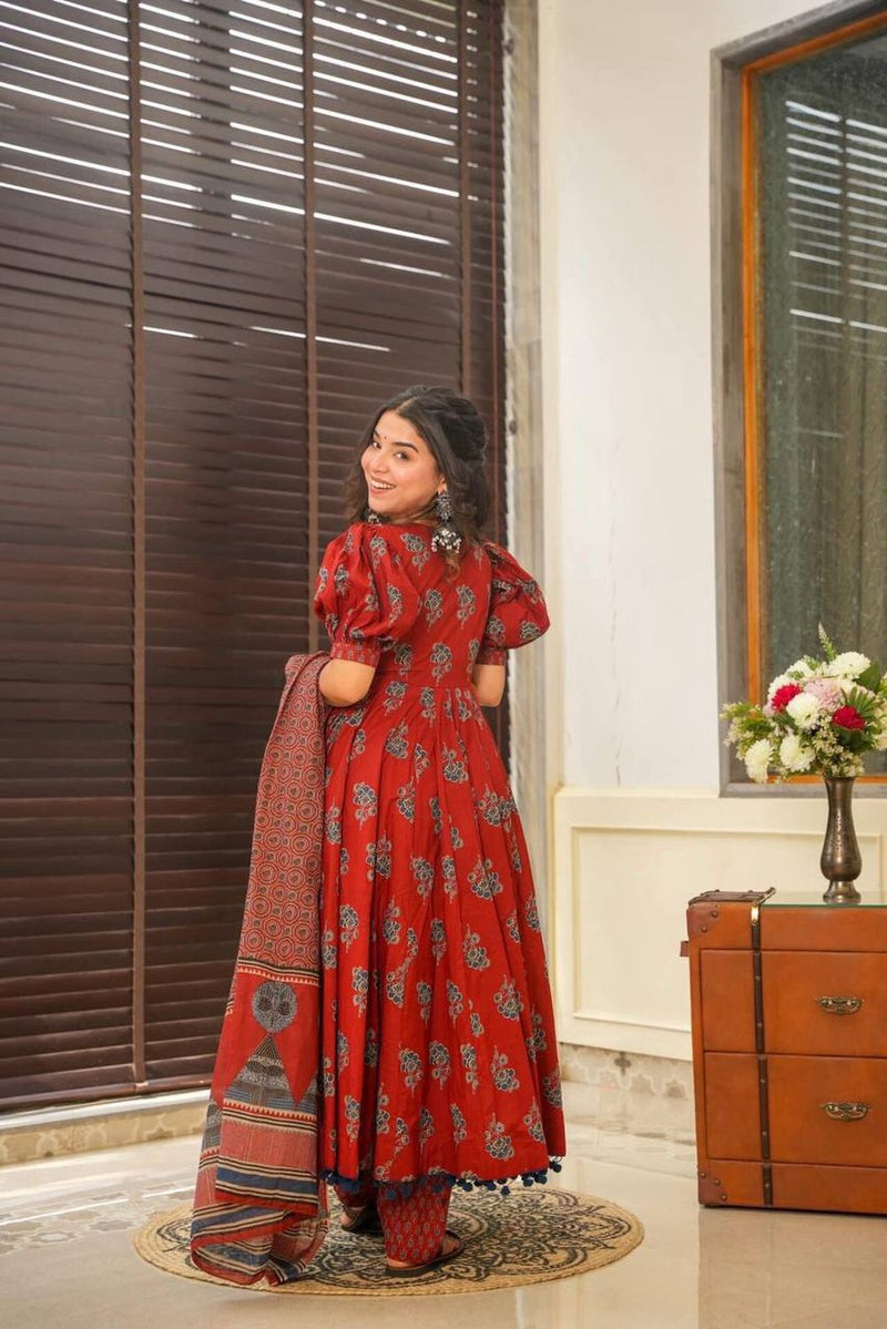 Womenline Unveiling our exquisite suit set