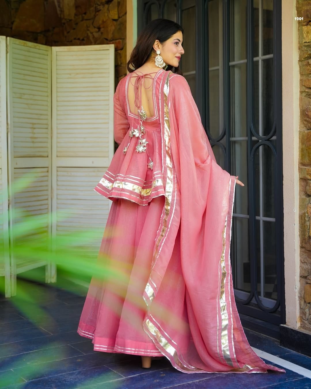 Womenline Shimmering Petal Suit Set