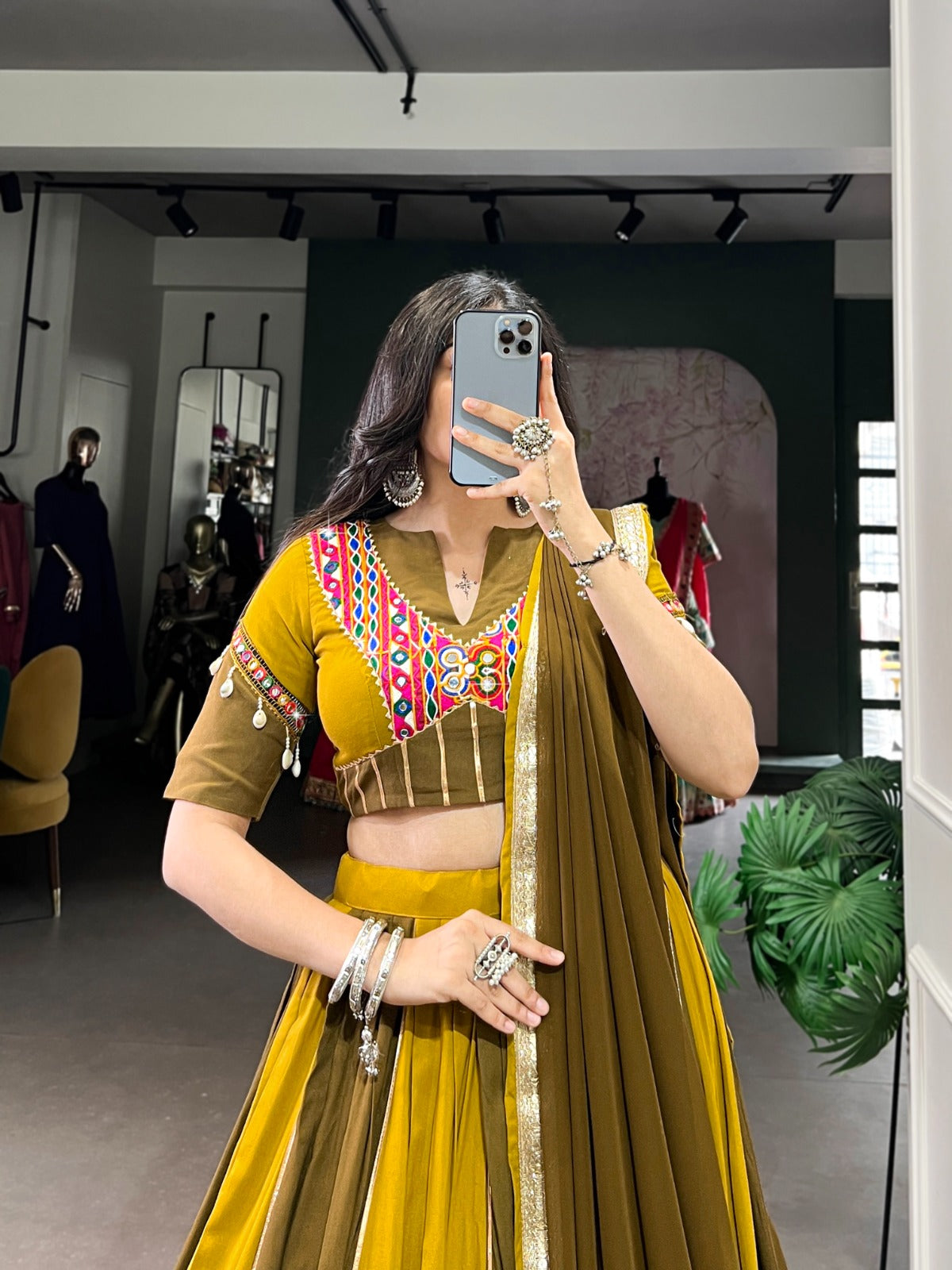 Womenline Garba to grace in one outfit