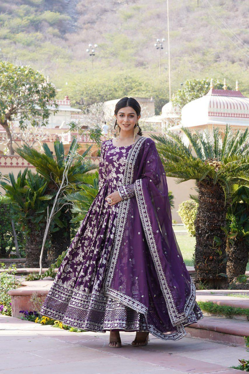 Womenline Starlight Silhouettes Gown