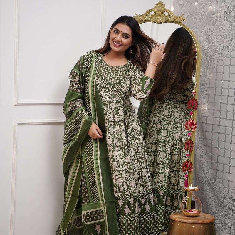 Womenline HEAVY FULLY FLAIRD ANARKALI STITCHIED SUIT SET