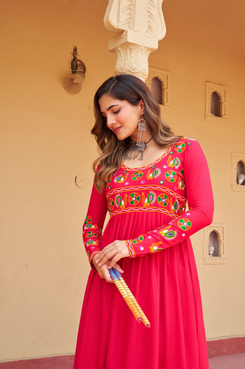 Womenline Reyon With Kutchi Gamthi Work Kurti