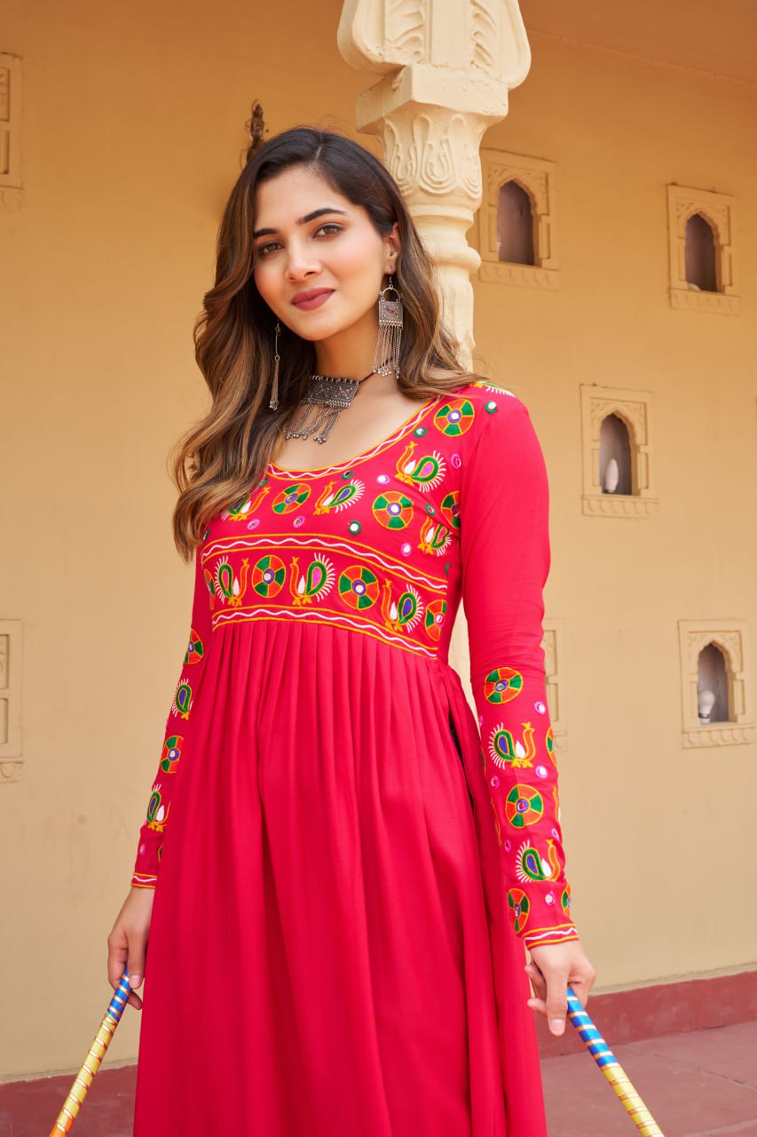 Womenline Reyon With Kutchi Gamthi Work Kurti