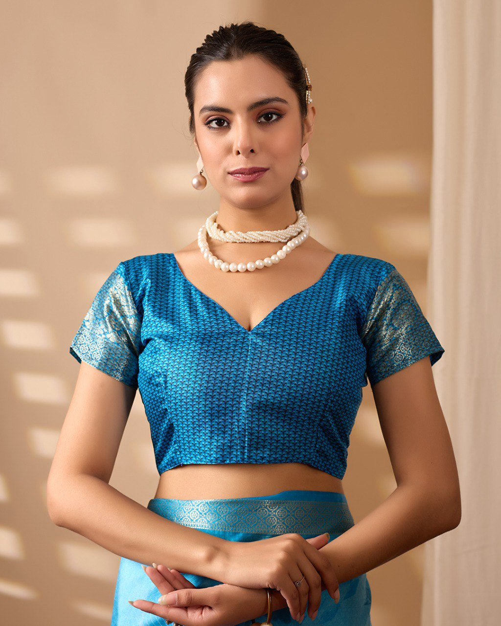 Womneline Sky Blue Floral Designer Saree with Elegant Woven Border & Artistic Pallu