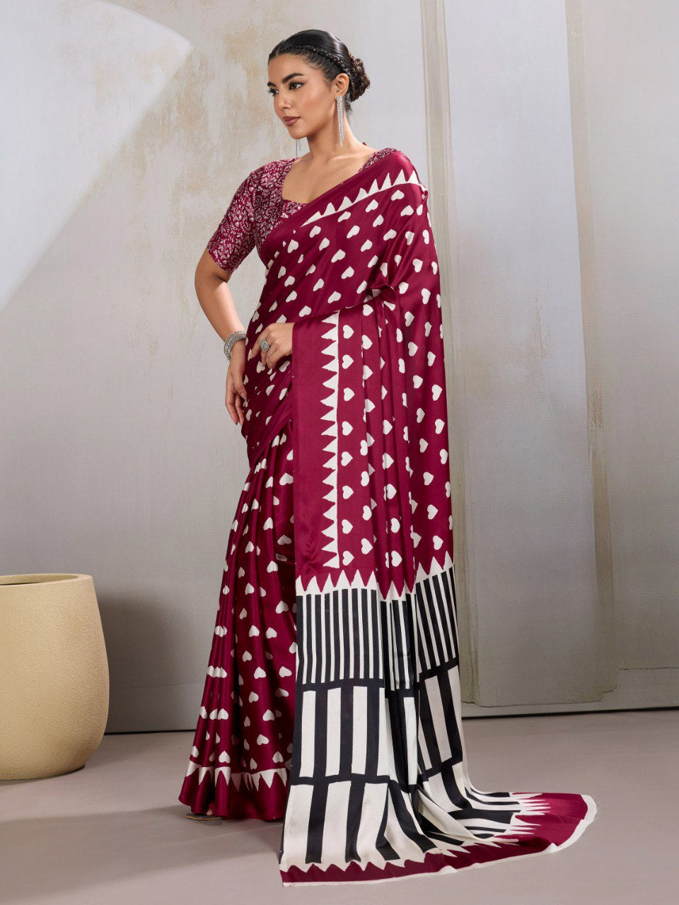 Womenline Wine Purple Heart Motif Printed Saree with Monochrome Designer Pallu