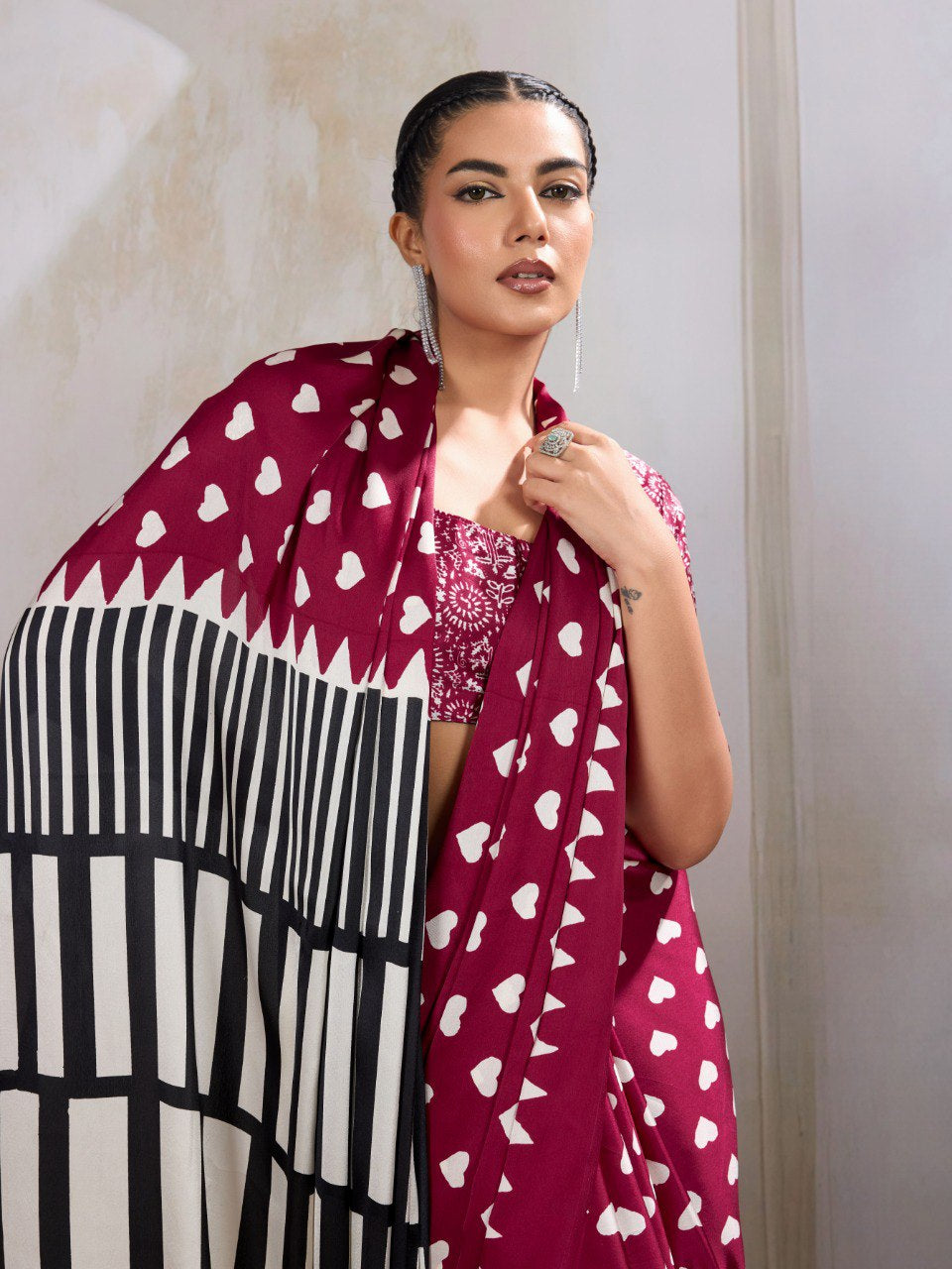 Womenline Wine Purple Heart Motif Printed Saree with Monochrome Designer Pallu