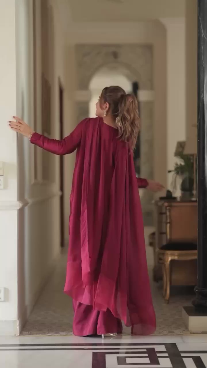 Womenline beautiful Designer Suit